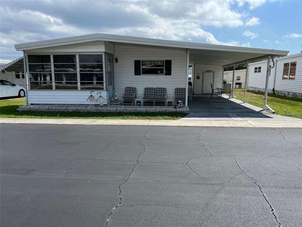 610 QUEEN PALM STREET LARGO, FL 33778