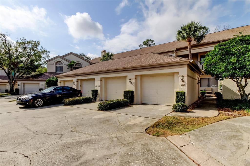 3000 RED OAK COURT UNIT 103 PALM HARBOR, FL 34684