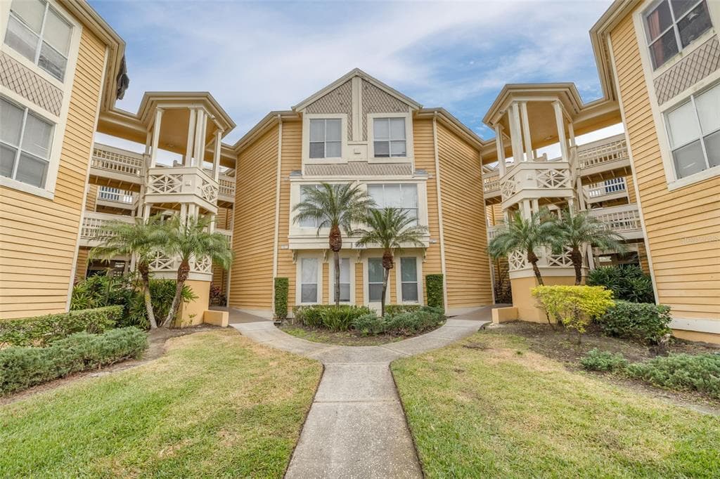 115 112TH AVENUE NE UNIT 114 ST PETERSBURG, FL 33716