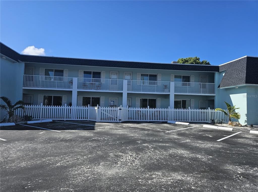 350 73RD AVENUE UNIT 5 ST PETE BEACH, FL 33706
