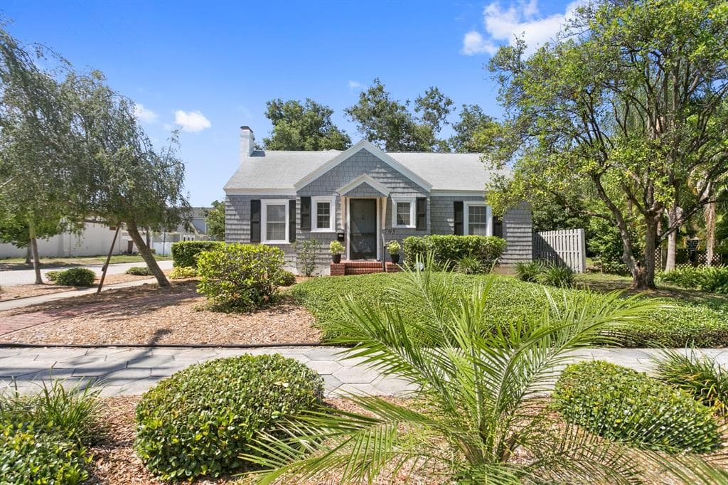 795 28TH AVENUE N ST PETERSBURG, FL 33704