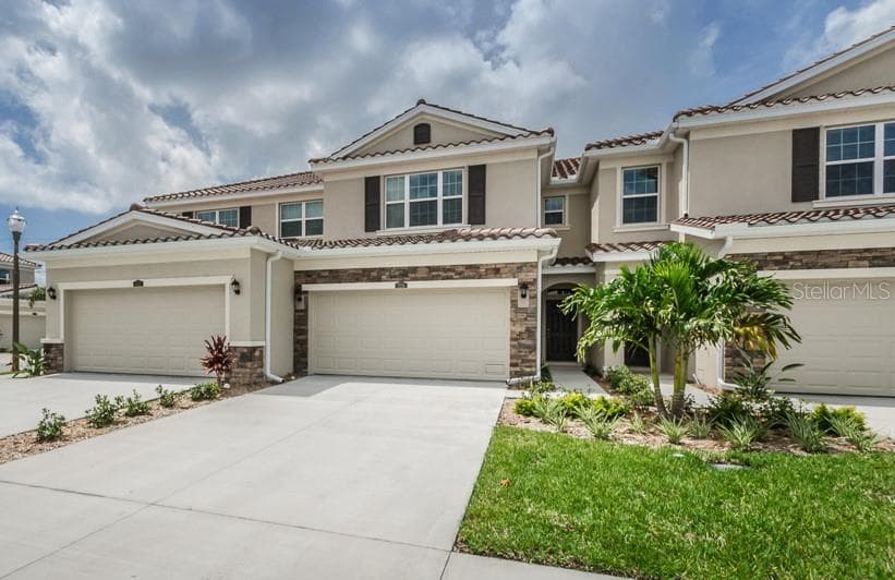 534 52ND TERRACE N ST PETERSBURG, FL 33703