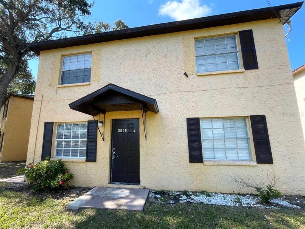 3826 LAKESHORE DRIVE UNIT A TAMPA, FL 33604