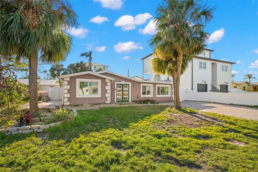 16208 3RD STREET E REDINGTON BEACH, FL 33708