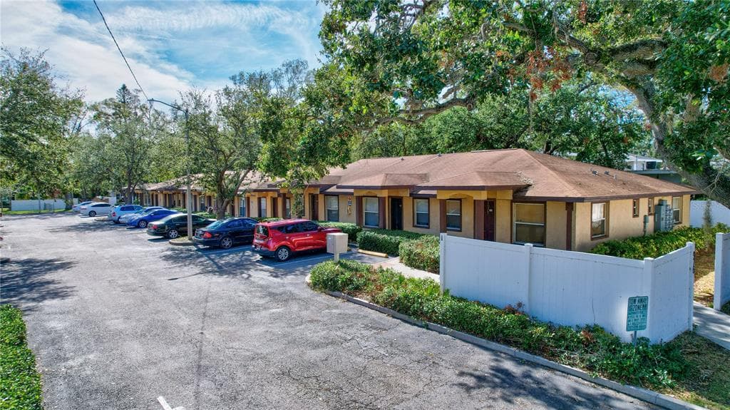 976 22ND AVENUE S UNIT 115 ST PETERSBURG, FL 33705
