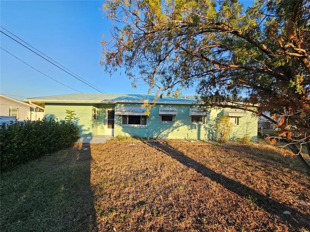 9399 SUN ISLE DRIVE NE ST PETERSBURG, FL 33702