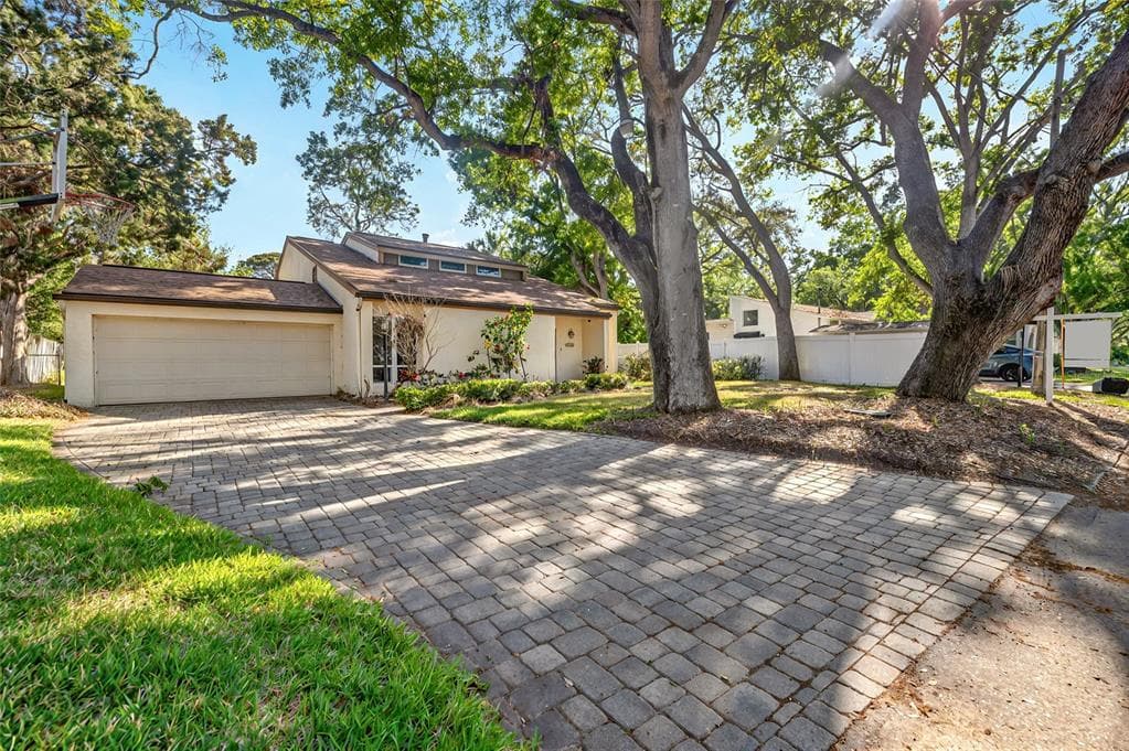 4822 W SAN MIGUEL STREET TAMPA, FL 33629