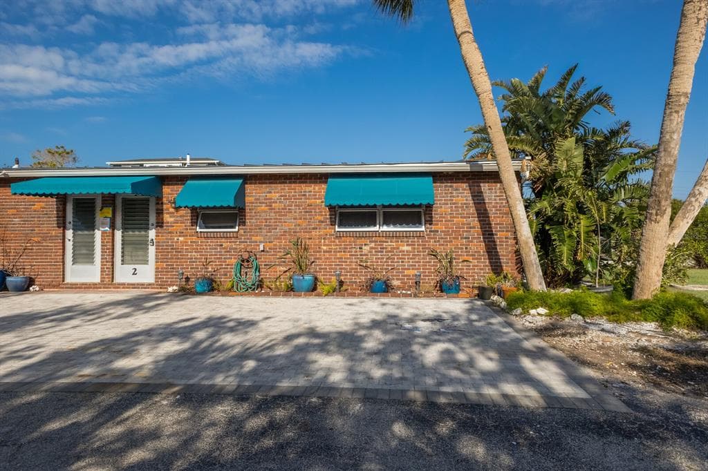 713 SAINT JUDES DRIVE S UNIT 2 LONGBOAT KEY, FL 34228