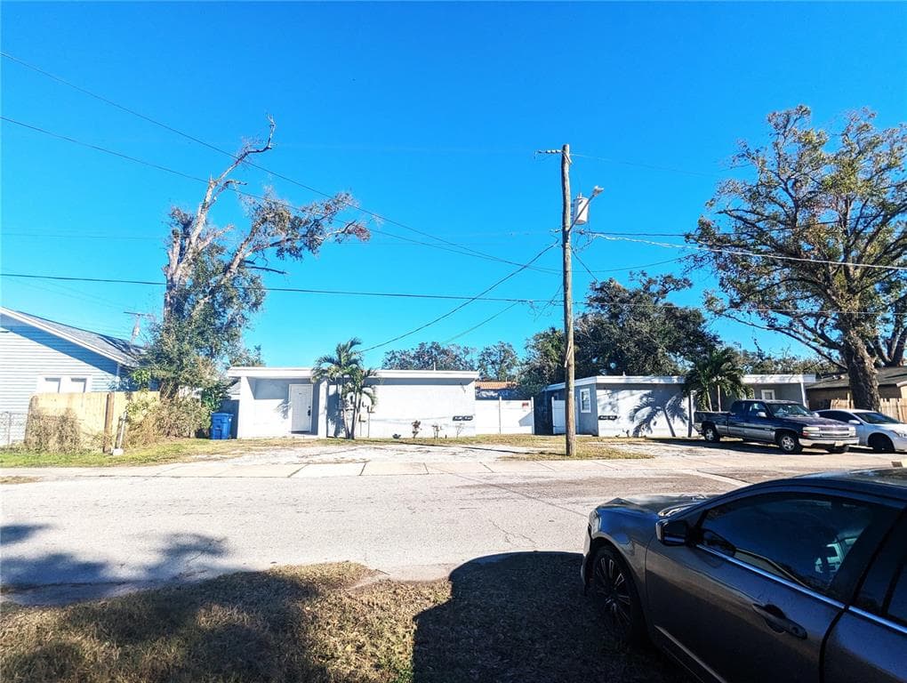 8015 N KLONDYKE STREET TAMPA, FL 33604