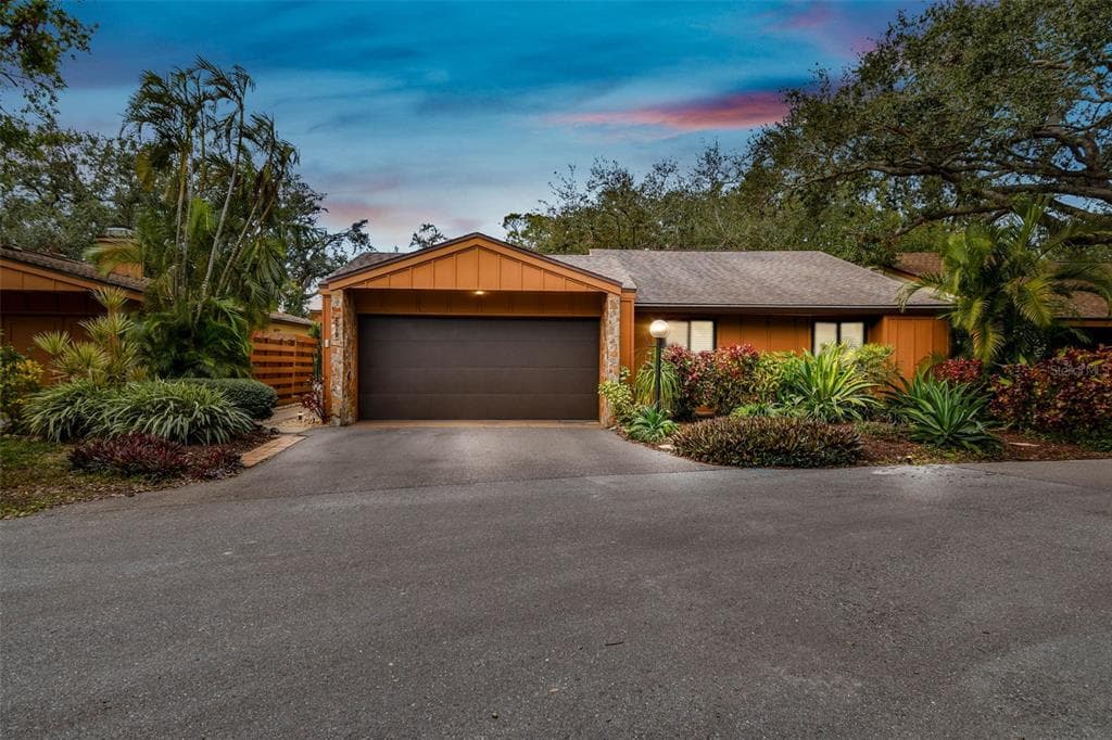 2510 NIGHTINGALE LANE BRADENTON, FL 34209
