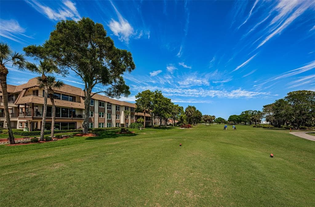 3035 COUNTRYSIDE BOULEVARD UNIT 31B CLEARWATER, FL 33761