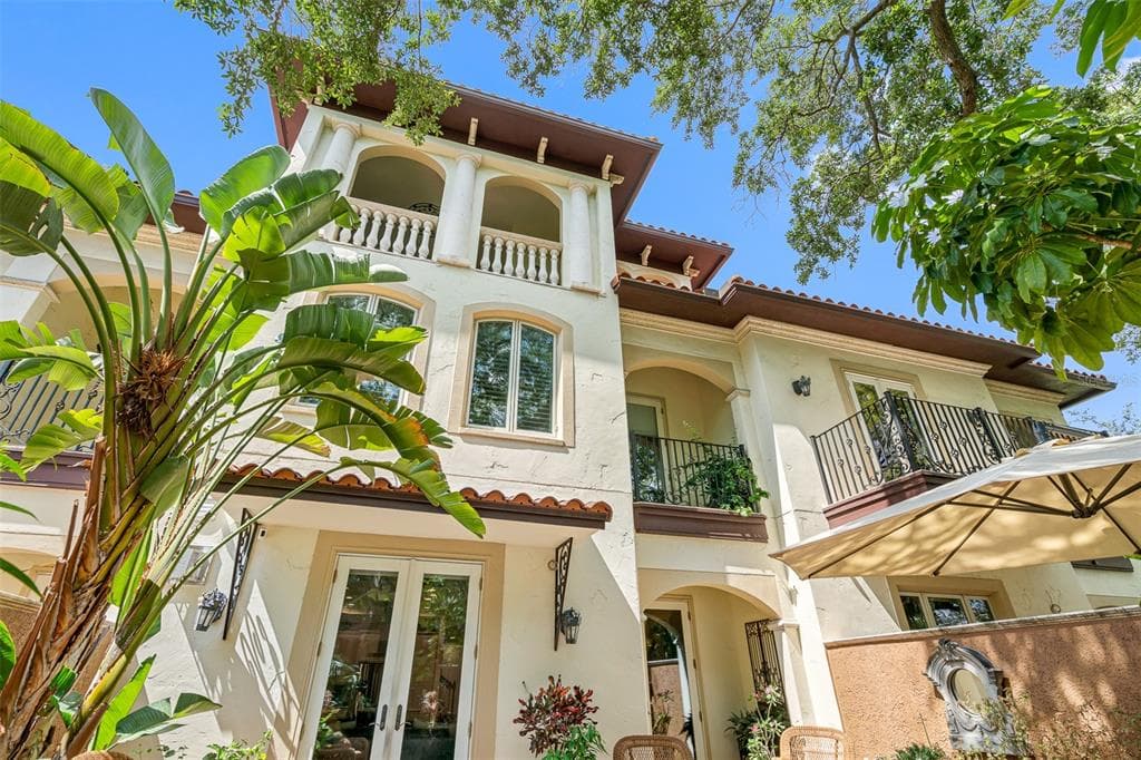 3833 W AZEELE STREET TAMPA, FL 33609