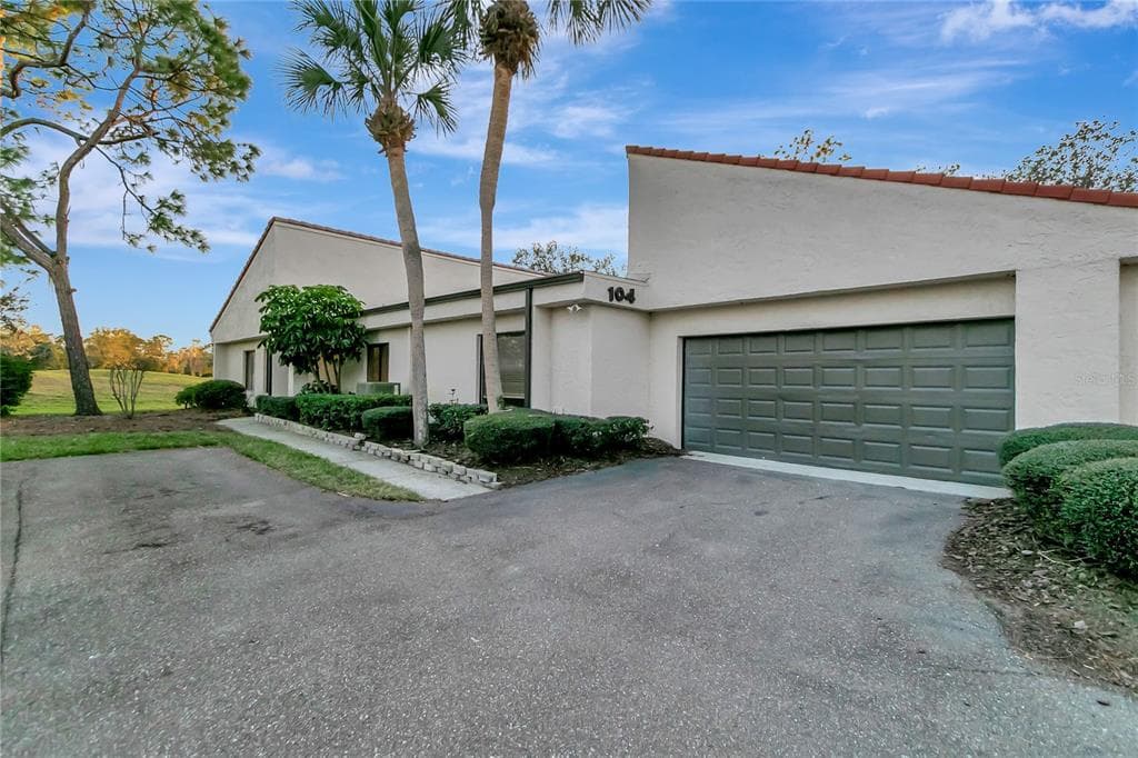 104 CAPRI COURT S PLANT CITY, FL 33566