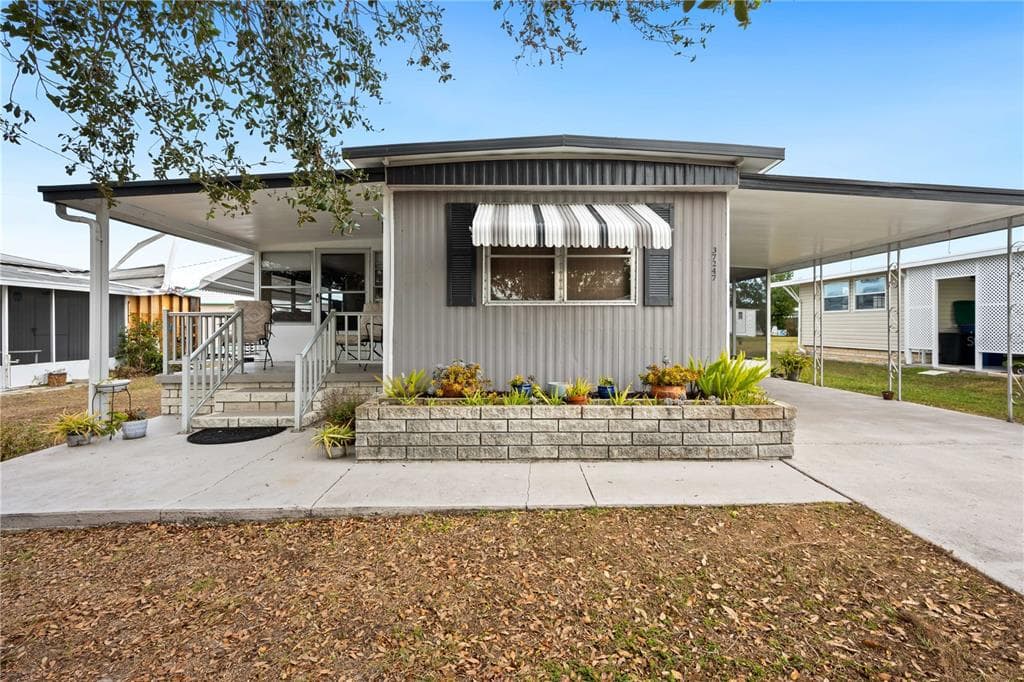37247 CORA AVENUE ZEPHYRHILLS, FL 33542