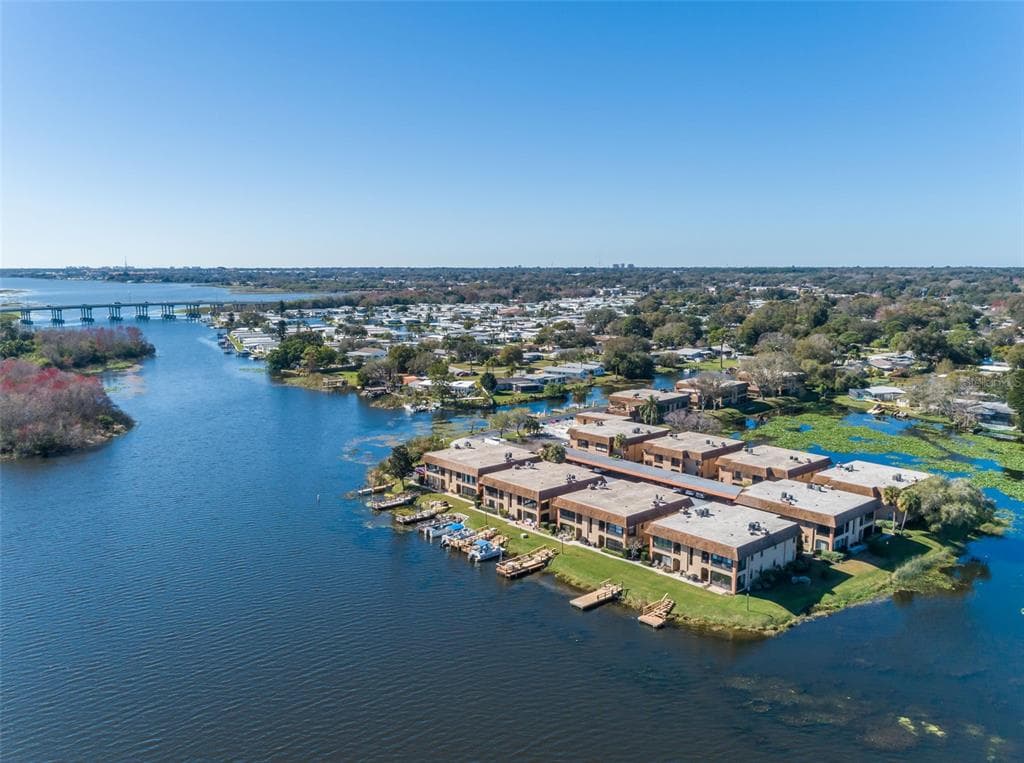 10172 SEMINOLE ISLAND DRIVE LARGO, FL 33773