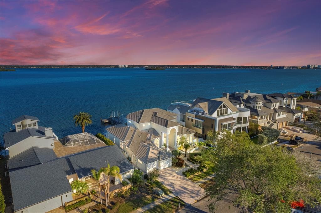 843 HARBOR ISLAND CLEARWATER BEACH, FL 33767
