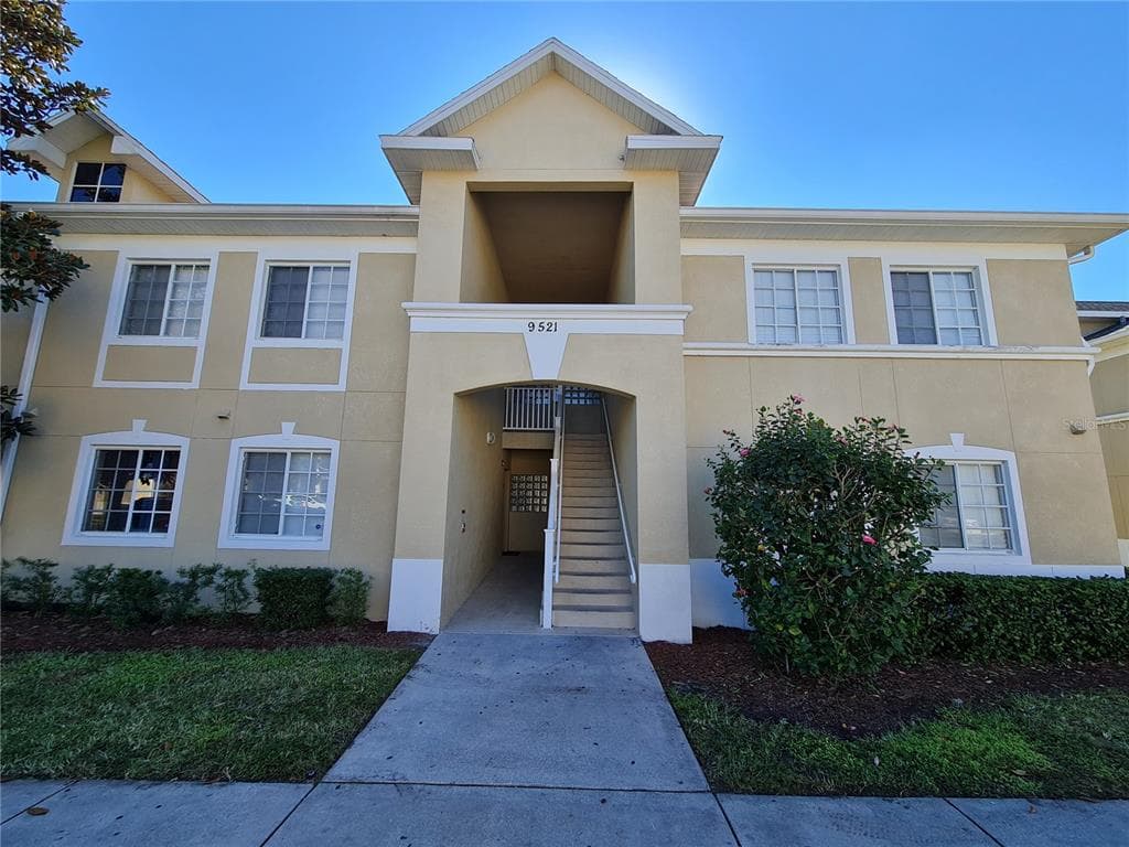 9521 GROVEDALE CIRCLE UNIT 201 RIVERVIEW, FL 33578