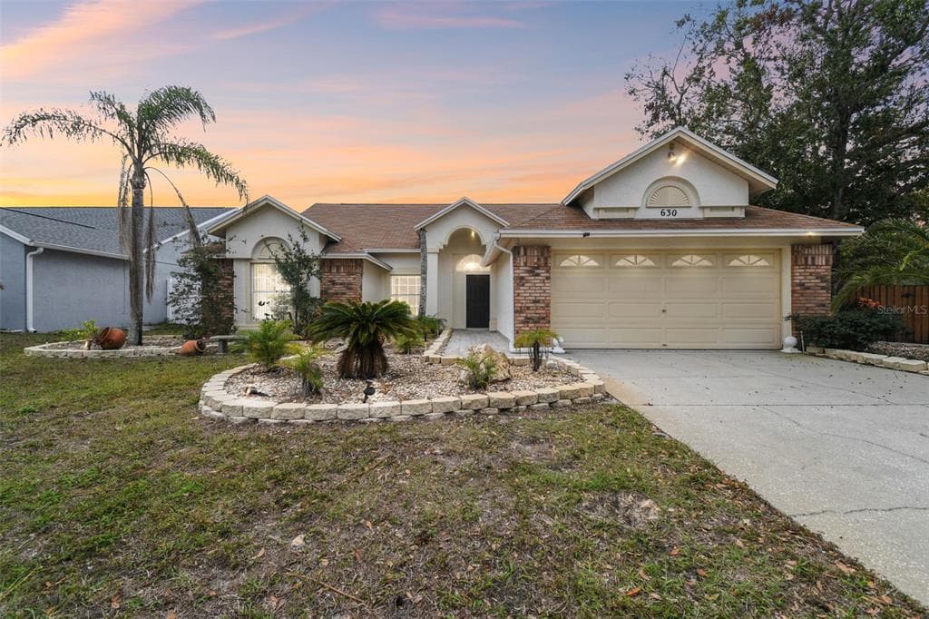 630 BAYSIDE DR TARPON SPRINGS, FL 34689
