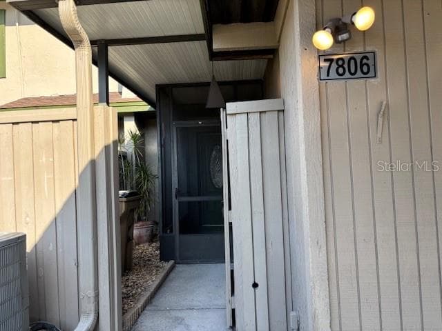 7806 AMBERLEA COURT UNIT -- TEMPLE TERRACE, FL 33637