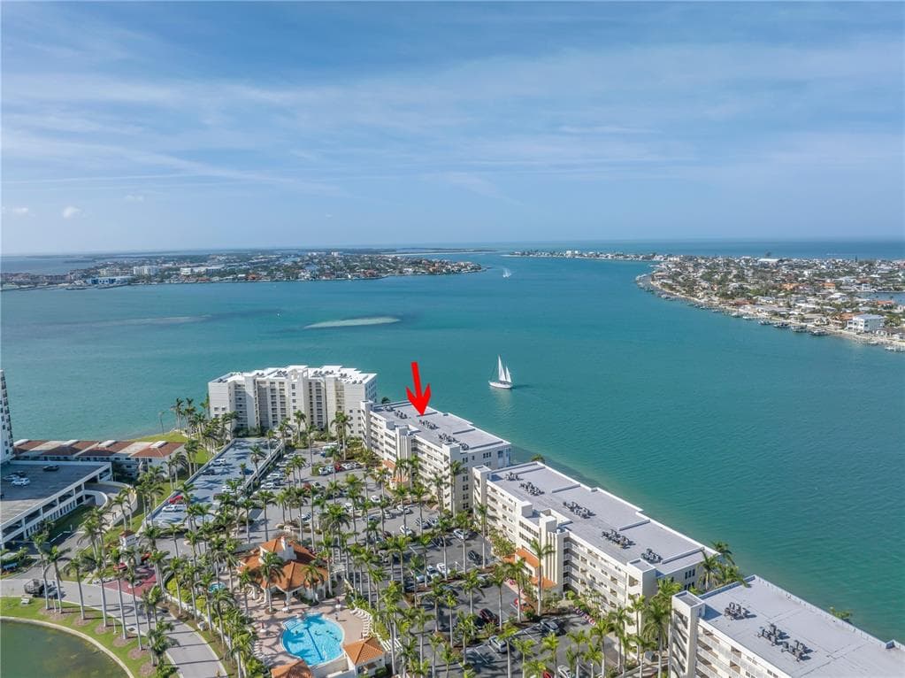 6093 BAHIA DEL MAR CIRCLE UNIT 375 ST PETERSBURG, FL 33715