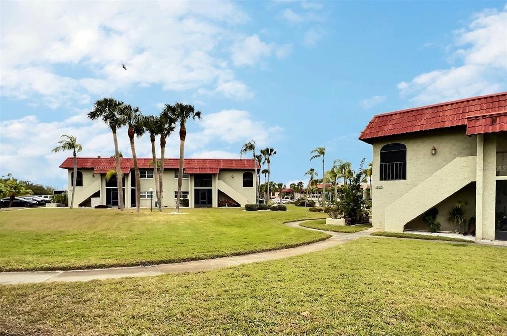 1001 S BAYSHORE BOULEVARD UNIT 205 SAFETY HARBOR, FL 34695