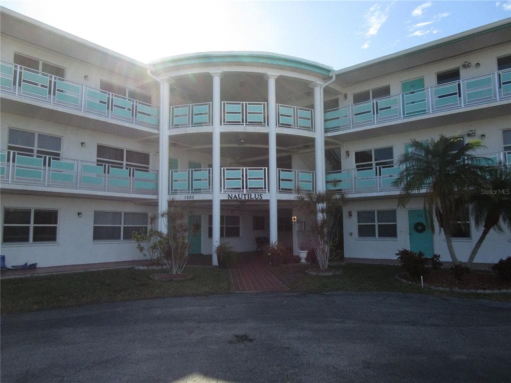 1950 59TH AVENUE N UNIT 110 ST PETERSBURG, FL 33714