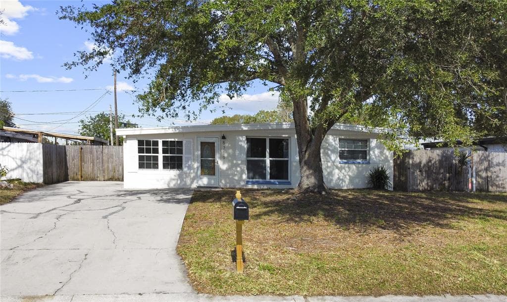 8719 92ND TERRACE SEMINOLE, FL 33777