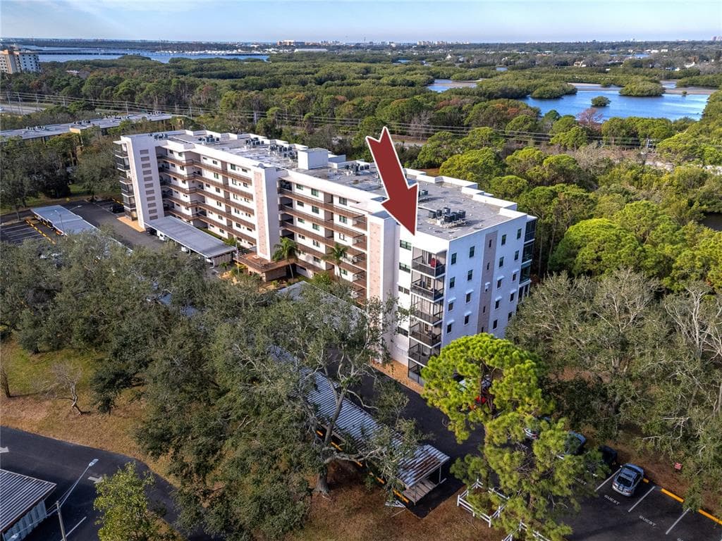 8186 TERRACE GARDEN DRIVE N UNIT 609 ST PETERSBURG, FL 33709