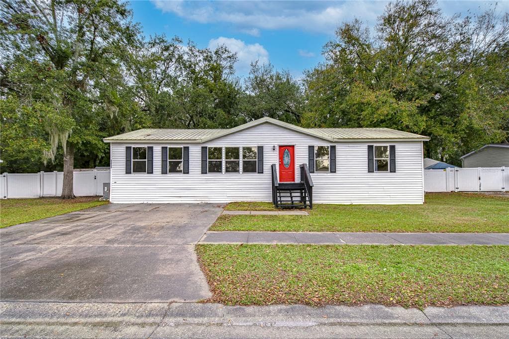 33933 TERRACE BOULEVARD WESLEY CHAPEL, FL 33543