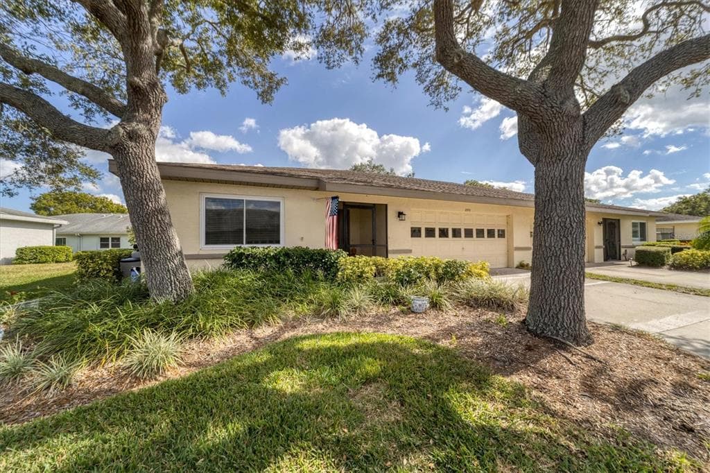 2510 LANCASTER DRIVE UNIT 166 SUN CITY CENTER, FL 33573