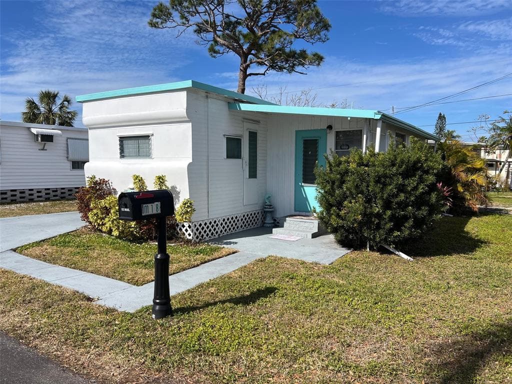 12674 SEMINOLE BOULEVARD UNIT M18 LARGO, FL 33778