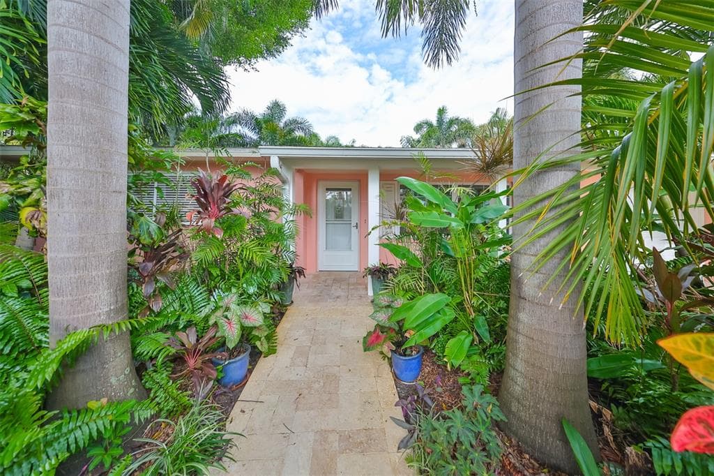 5934 115TH LANE SEMINOLE, FL 33772