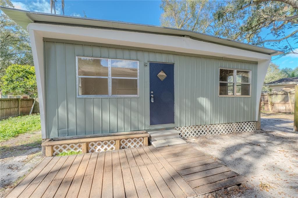 1911 S LINCOLN AVENUE LAKELAND, FL 33803