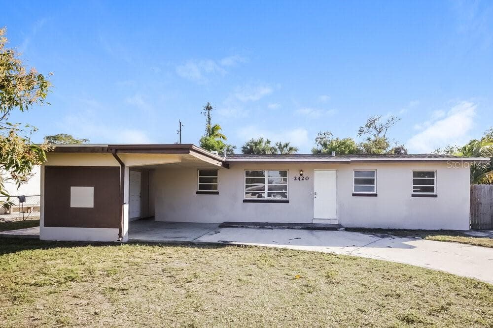 2420 PARKWAY STREET FORT MYERS, FL 33901
