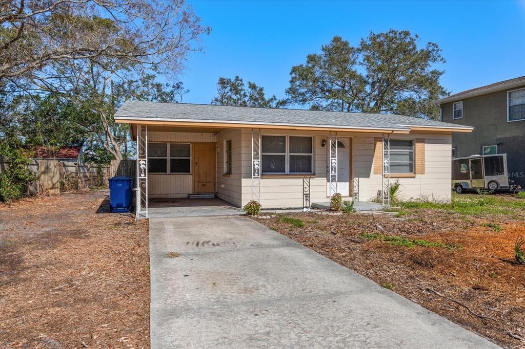 601 61ST AVENUE NE ST PETERSBURG, FL 33703