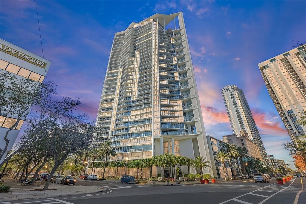 175 1ST STREET S UNIT 211 ST PETERSBURG, FL 33701