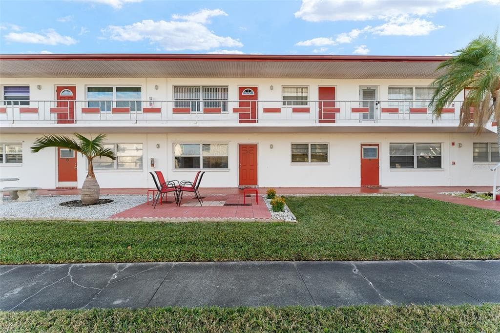 1950 58TH AVENUE N UNIT 9 ST PETERSBURG, FL 33714
