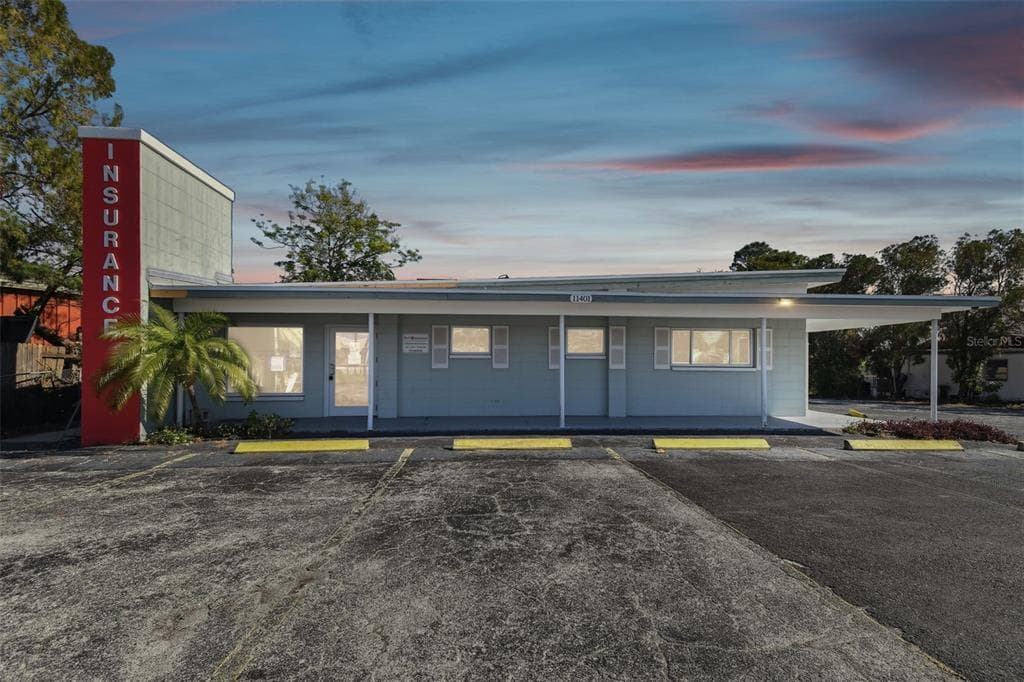 11401 SEMINOLE BOULEVARD LARGO, FL 33778