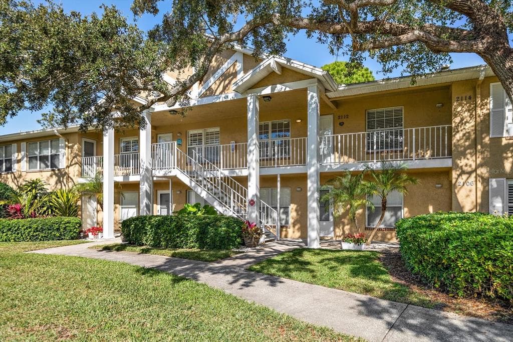 2112 GULF VIEW BOULEVARD DUNEDIN, FL 34698