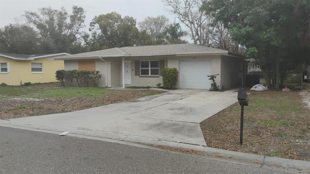 559 VINE AVENUE DUNEDIN, FL 34698