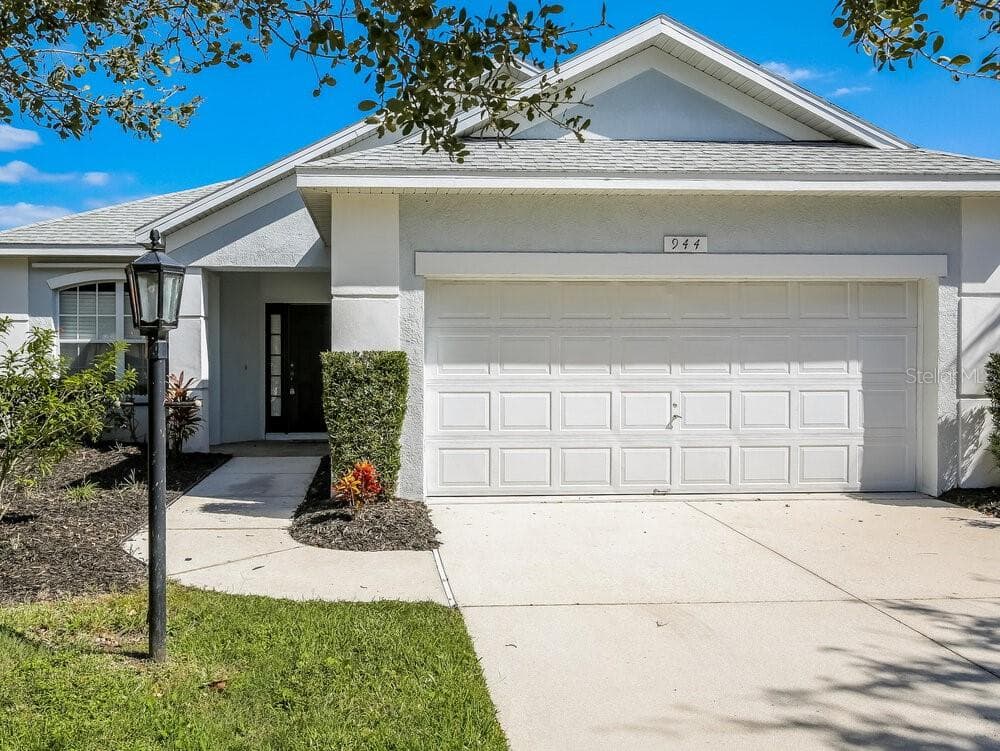 944 SPRINGWOOD CIRCLE BRADENTON, FL 34212