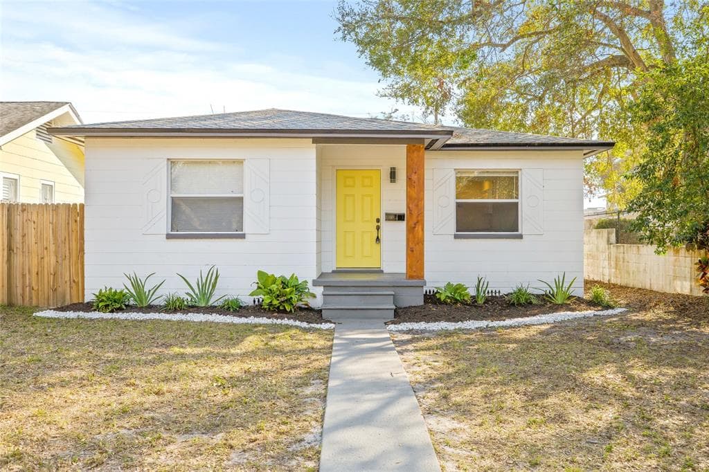 3034 BURLINGTON AVENUE N ST PETERSBURG, FL 33713
