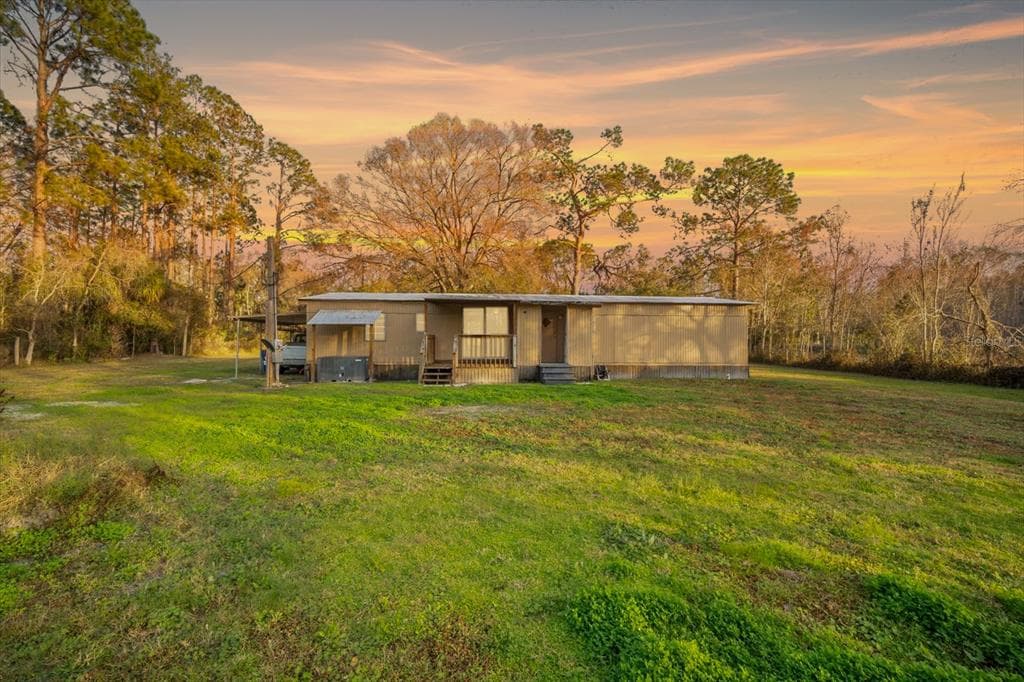 14930 N 301 HIGHWAY THONOTOSASSA, FL 33592