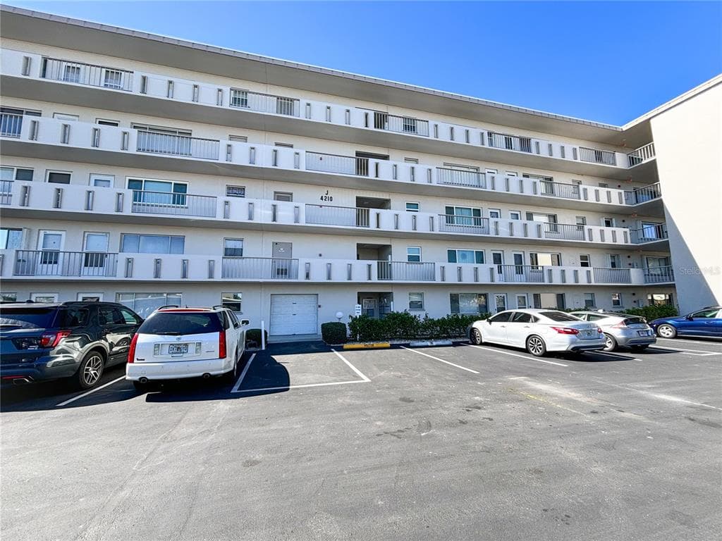 4210 IRONWOOD CIRCLE UNIT 403J BRADENTON, FL 34209