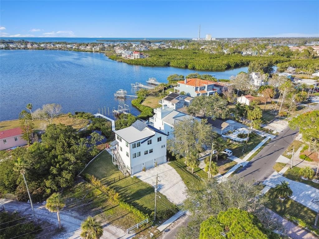 1640 SEA BREEZE DRIVE