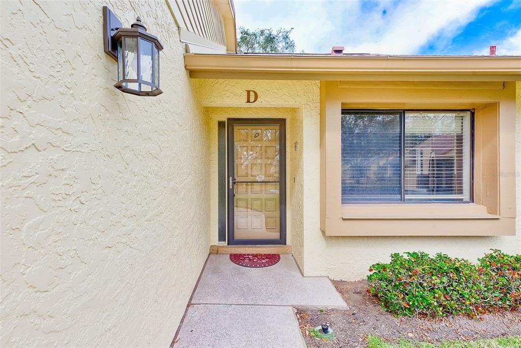 2546 OAKLEAF LANE UNIT 35D CLEARWATER, FL 33763