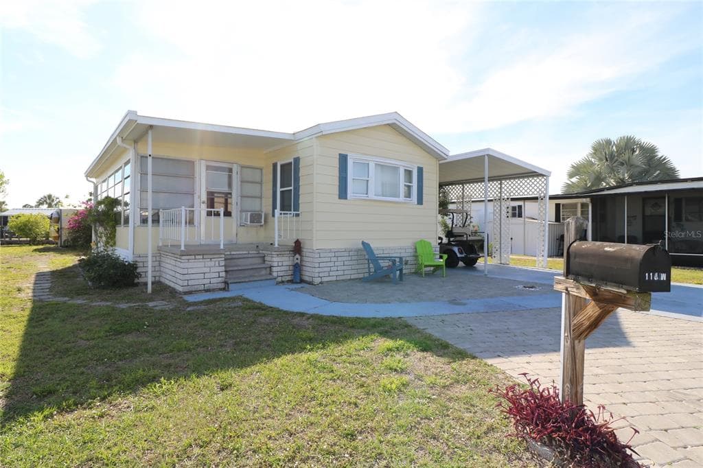 114 W SAINT JOHNS WAY APOLLO BEACH, FL 33572