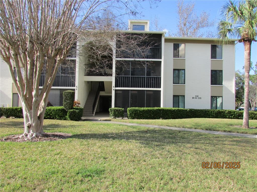 3161 LAKE PINE WAY S UNIT F1 TARPON SPRINGS, FL 34688