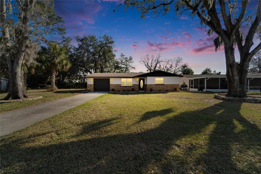 5602 BAY BOULEVARD PORT RICHEY, FL 34668
