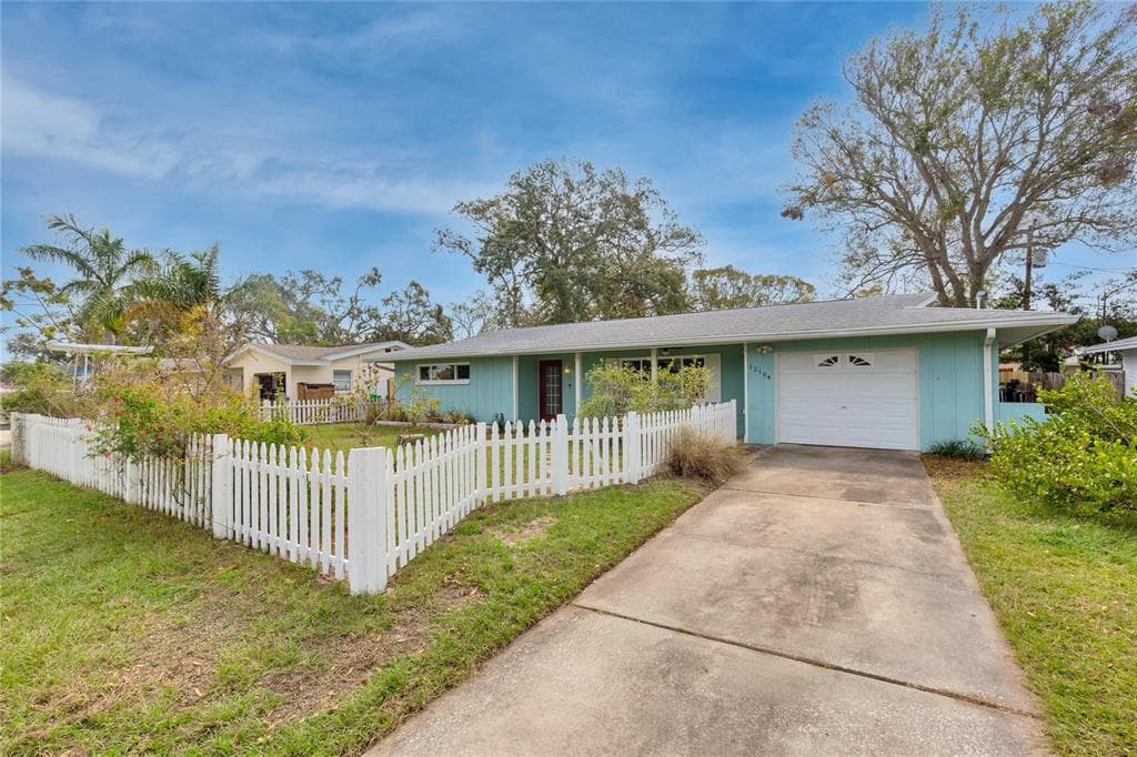12164 84TH AVENUE N SEMINOLE, FL 33772